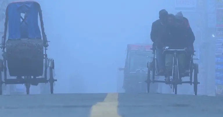 ঢাকায় শীতের সকাল